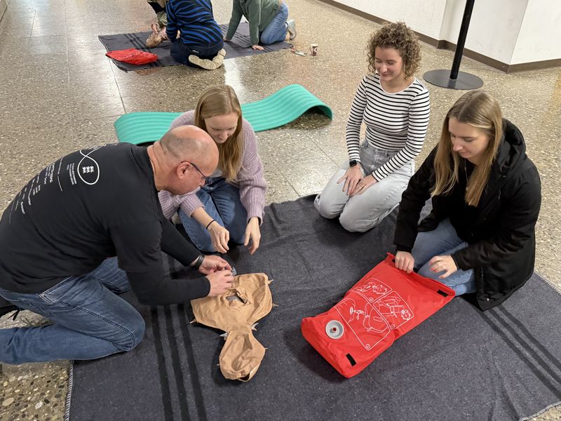 Pädagogischer Tag am Reuchlin-Gymnasium: Erste Hilfe im Fokus